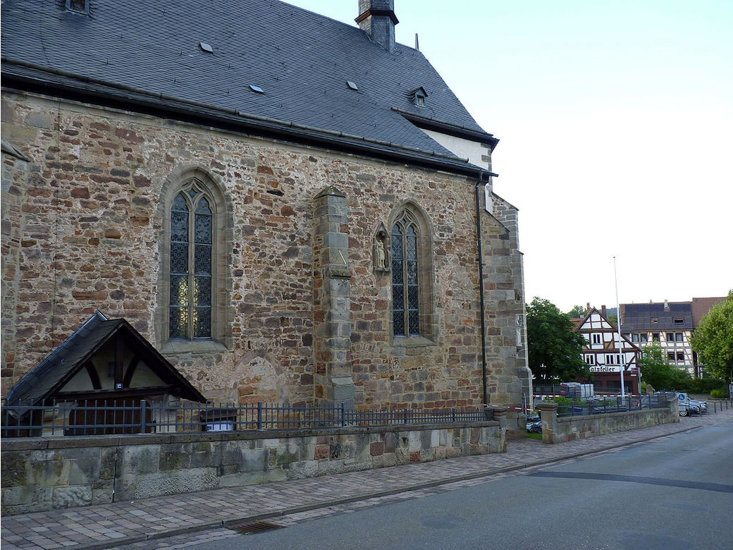 Einrüstung von St. Crescentius an der Südseite (Foto: Karl-Franz Thiede)